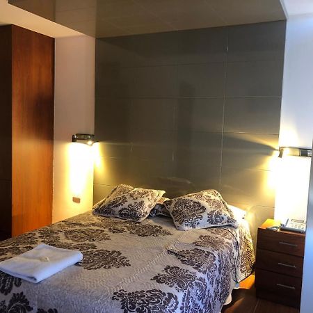 Hotel Bacastell กีโต ภายนอก รูปภาพ