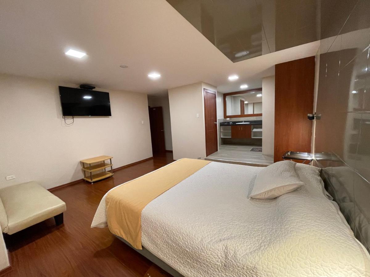 Hotel Bacastell กีโต ภายนอก รูปภาพ