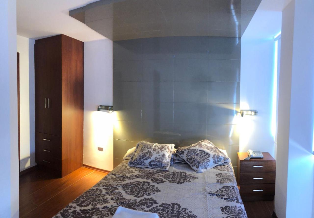 Hotel Bacastell กีโต ภายนอก รูปภาพ