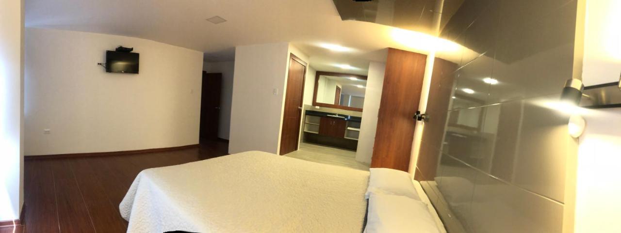 Hotel Bacastell กีโต ภายนอก รูปภาพ